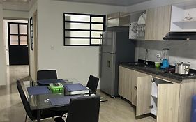 Apartaestudio en la mesa